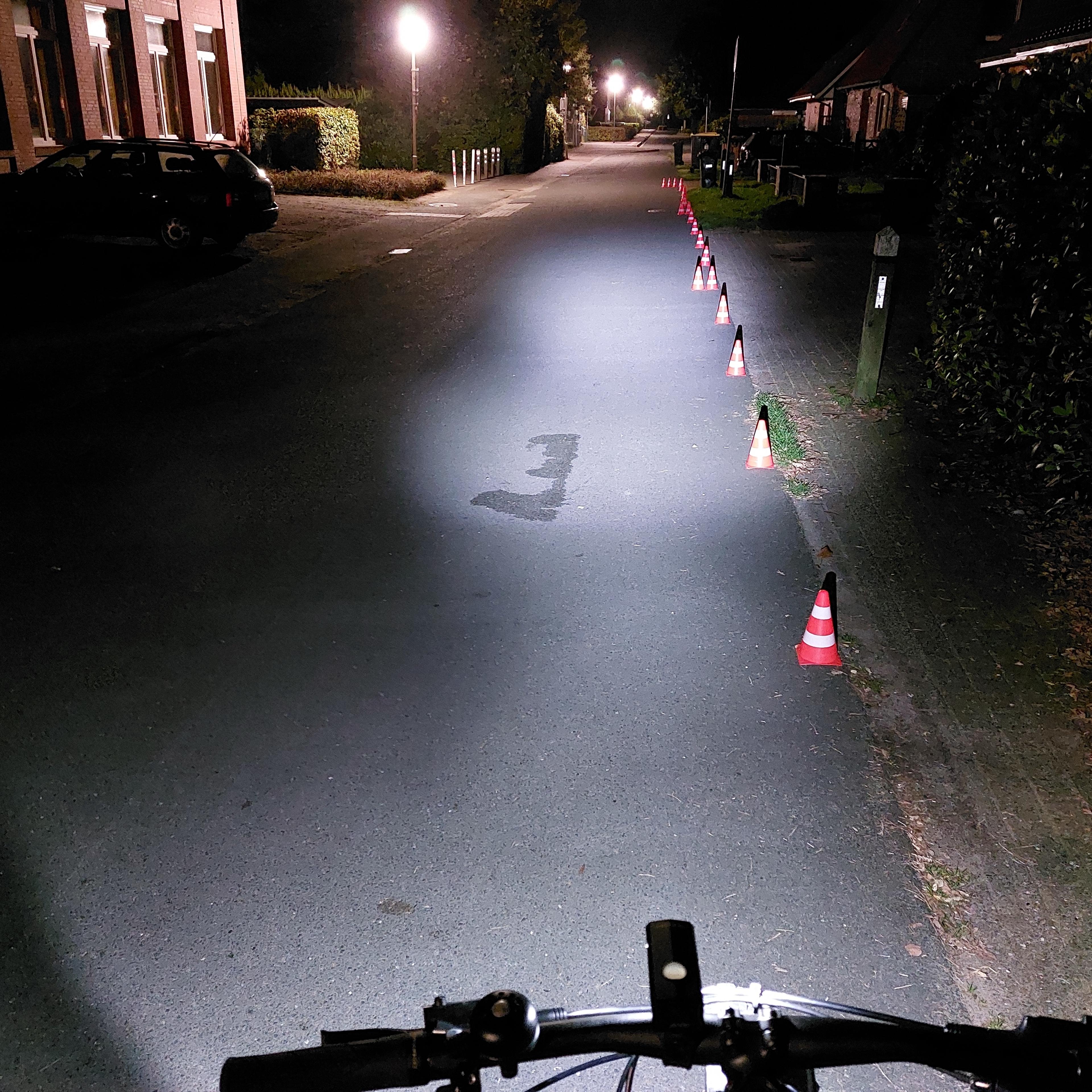 LUNIVO Lynx F30 Alu & Lynx R Brake A Akku-Beleuchtung (schwarz) 4